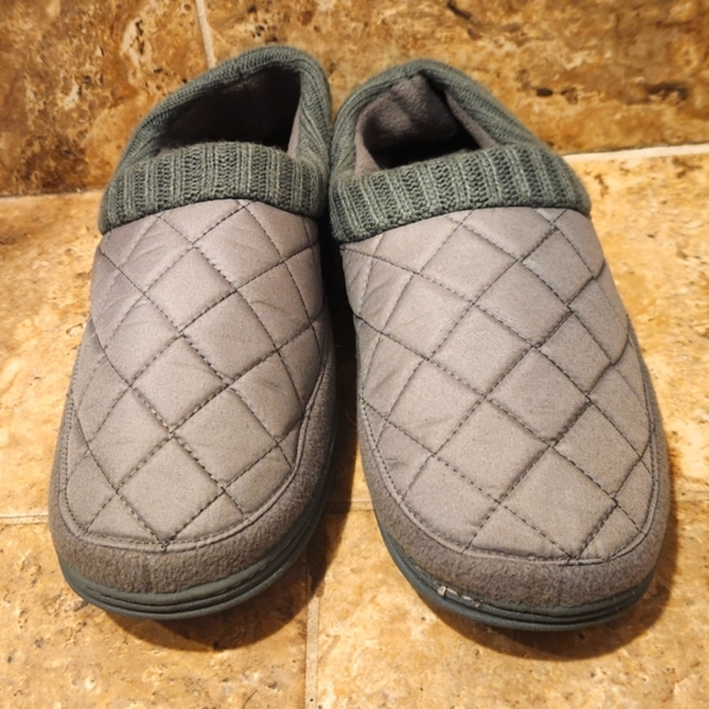 NWOT Isotoner Quilted Nylon Levon Low Boot Men's Slippers. Gray Size 13-14